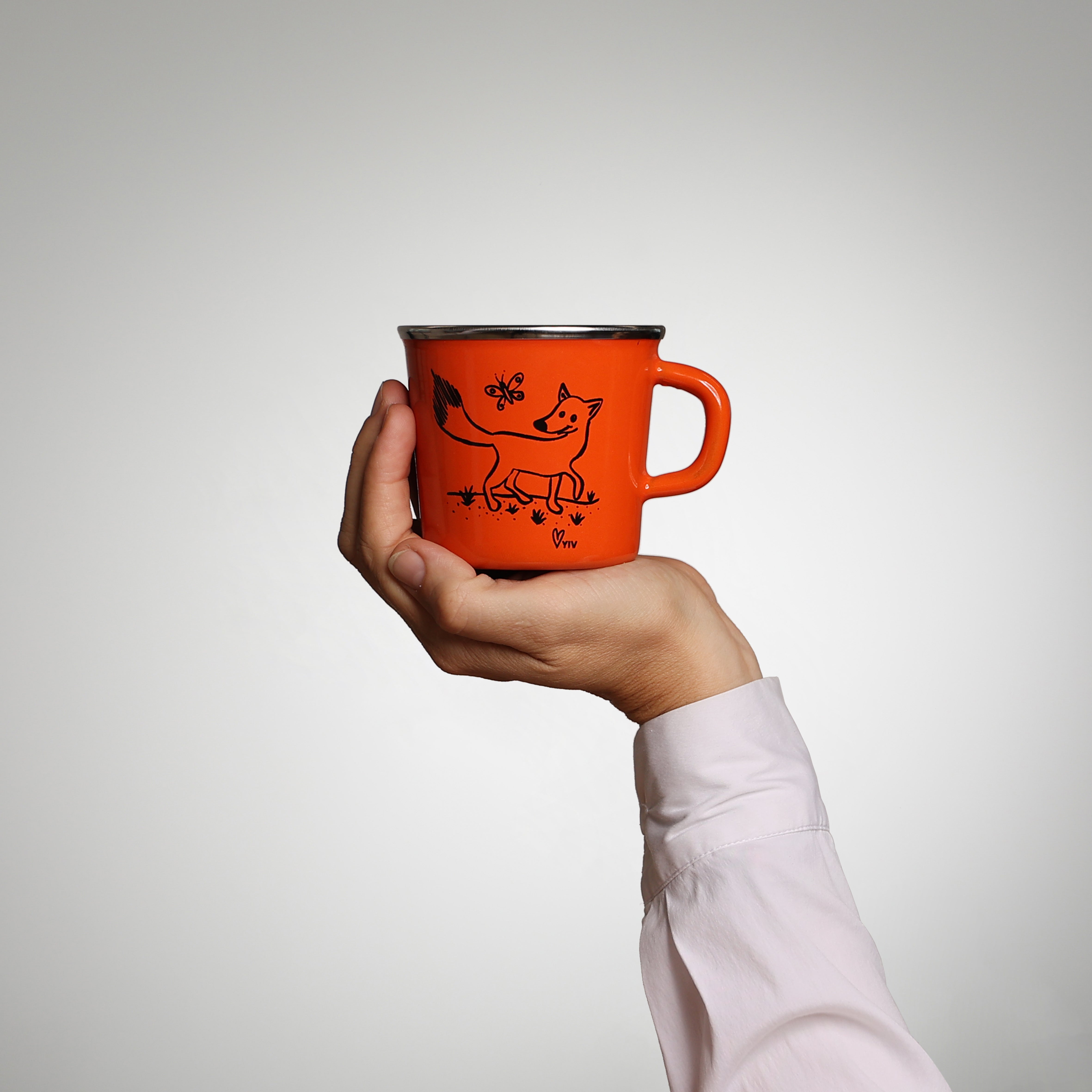 YIV Emaille Henkeltasse – nachhaltig, vielseitig & mit Sujet, "Pre Order", werden im November geliefert