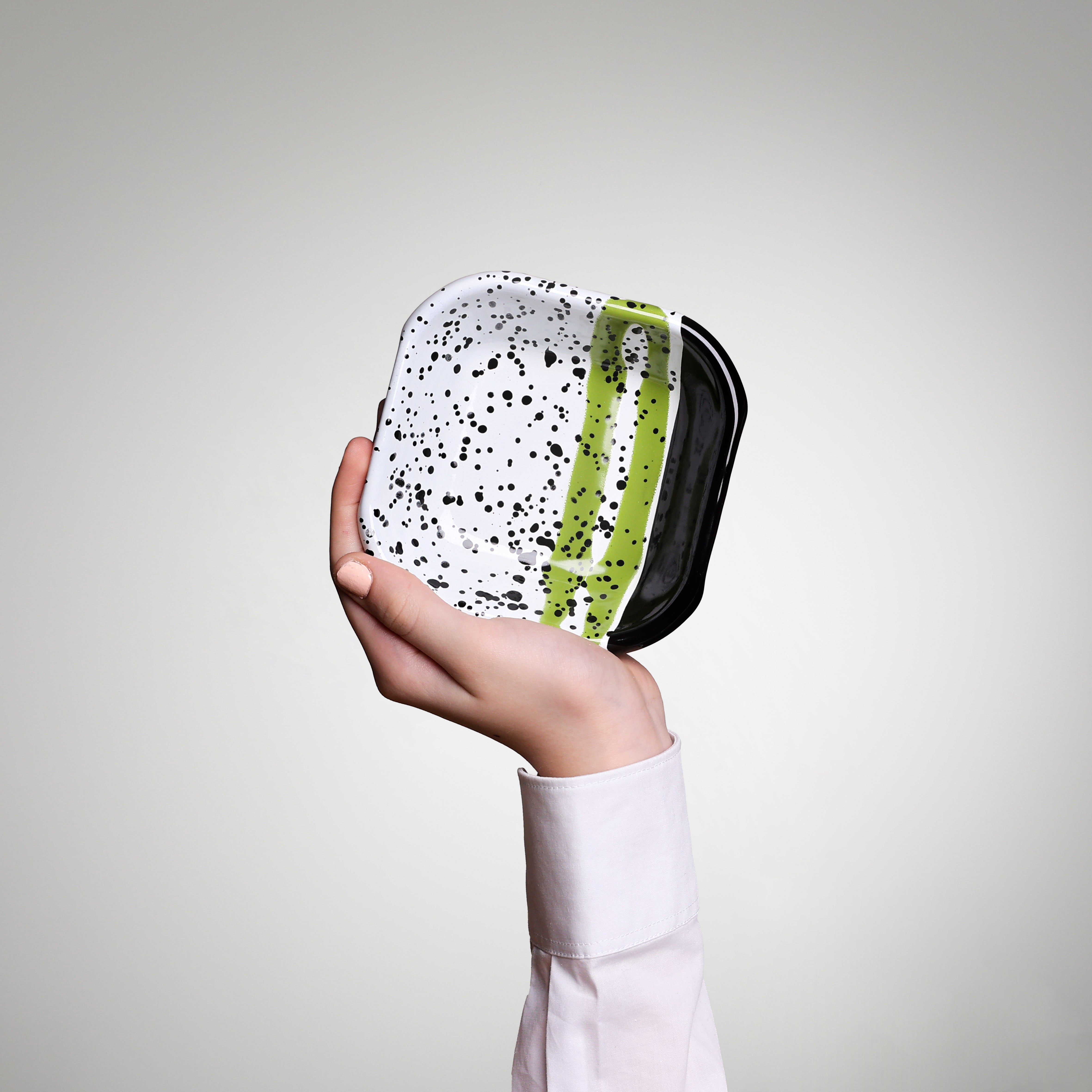 YIV Zauber Schale viereckig – handgefertigte Emaille Schale aus Europa, nachhaltig & dekorativ