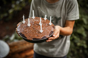 Emaille Teller YIV im Alltag – nachhaltig, spülmaschinenfest | YIV.CH Schweiz