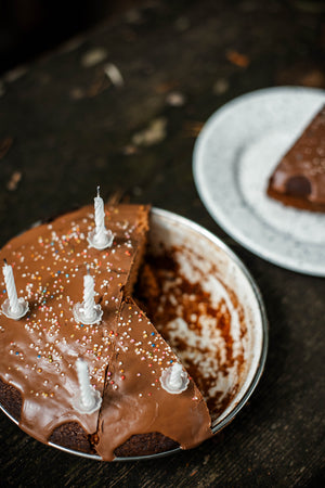 Emaille Teller YIV Detailansicht – lebensmittelecht zertifiziert EN 1388 | Riess Österreich