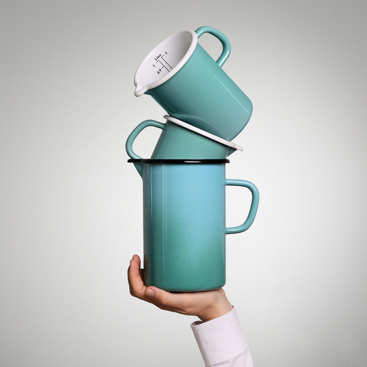 Enamel jug YIV 2 liters – tall & narrow | Sustainable, handcrafted & versatile, Bergsee