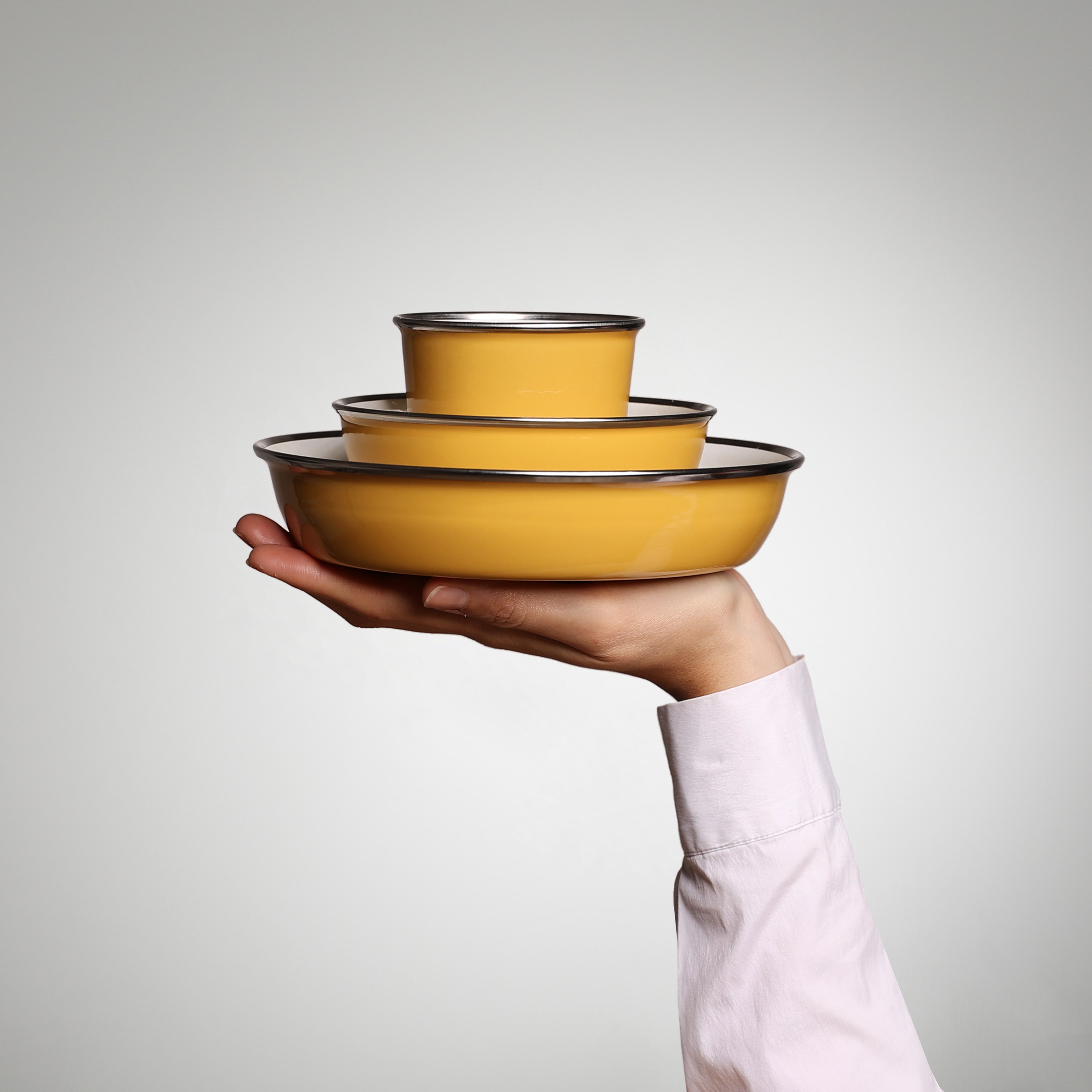 Emaille Trio YIV ONE – Becher, Schale & Teller | Riess Premium-Emaille aus Österreich