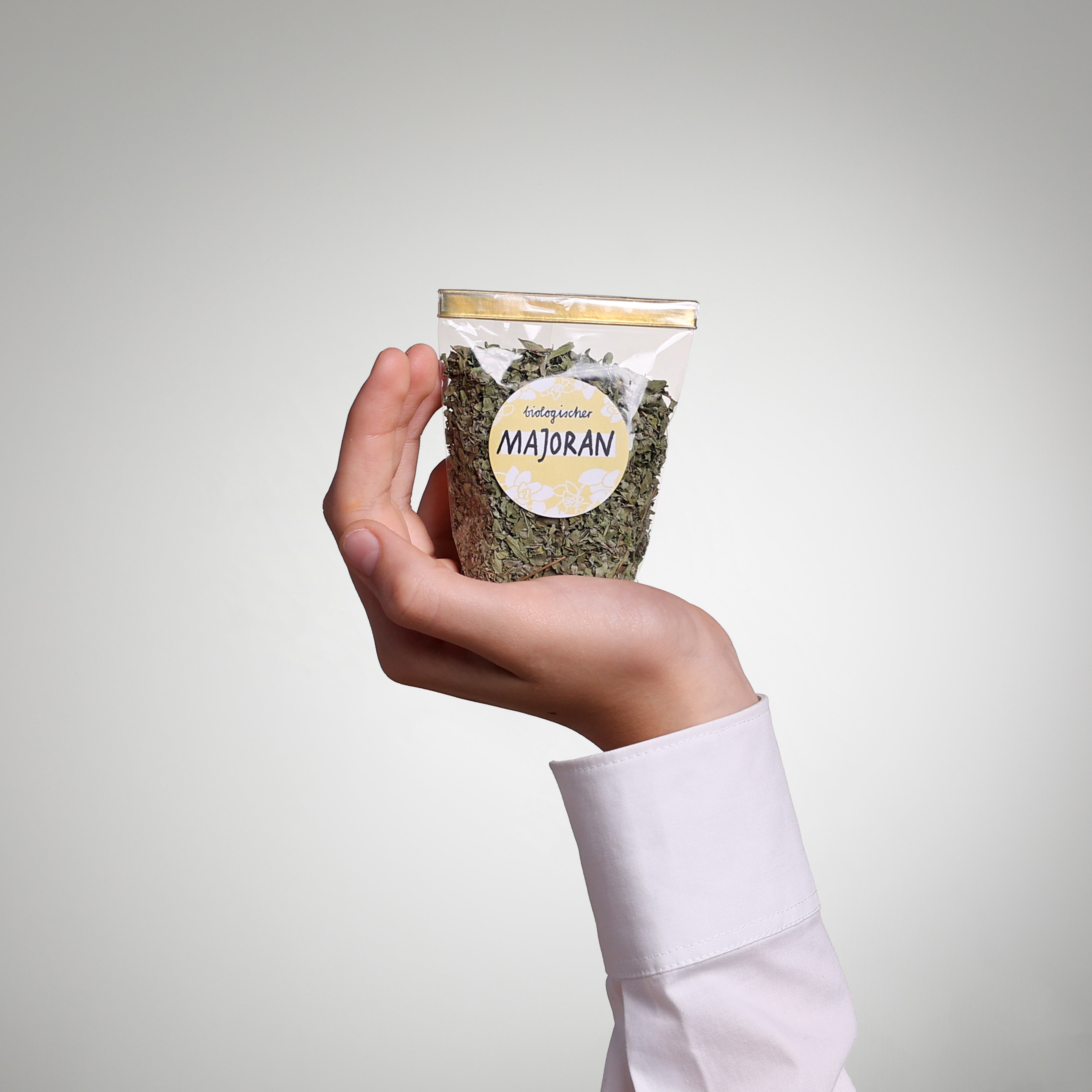 "Mitbringsel" Kräuter & Salz – Majoran, Kornblumen & Kräutersalz aus Graubünden (Tinizong)