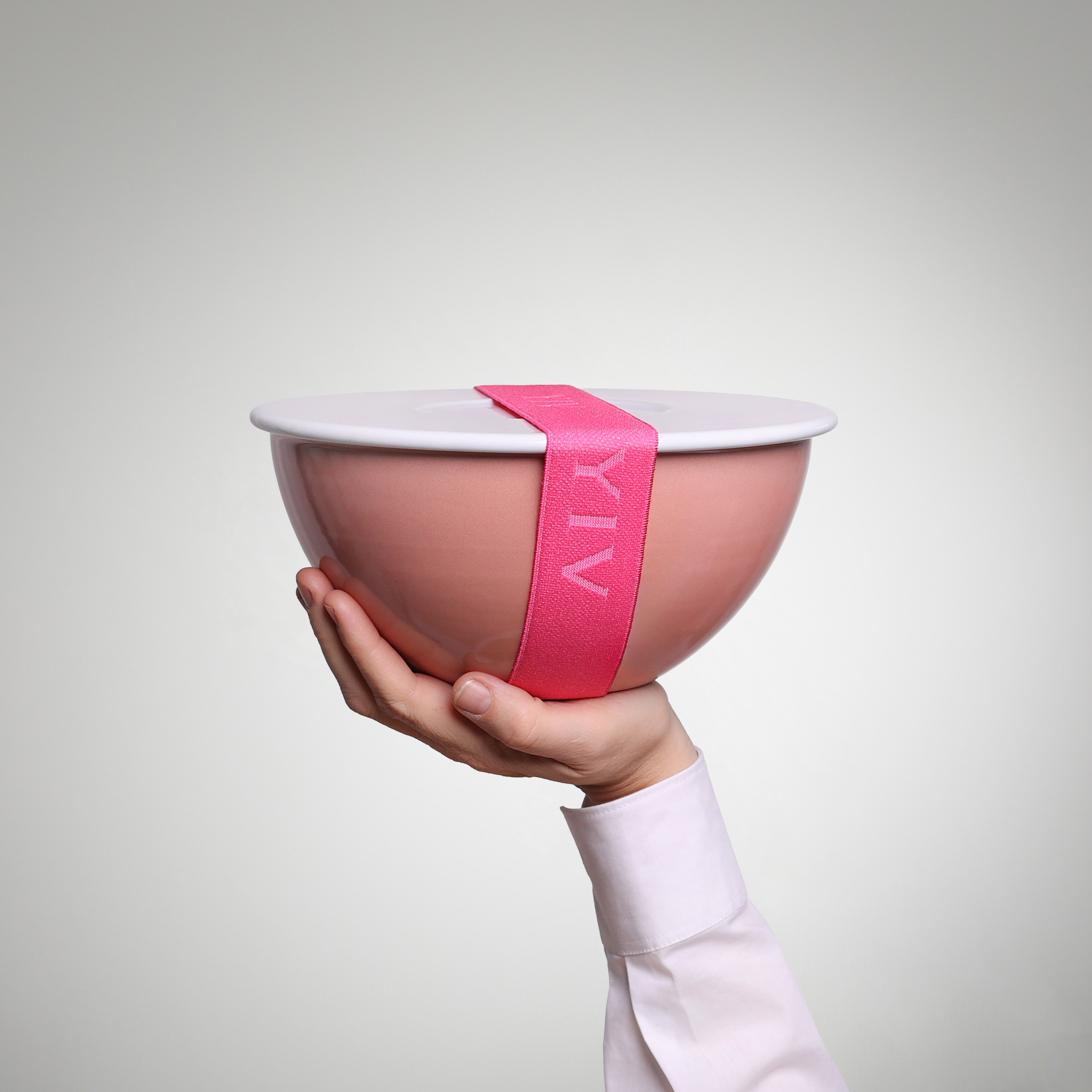 Emaille Schüssel Trio YIV mit Deckel & Band – 16, 18 & 22 cm, nachhaltig & vielseitig