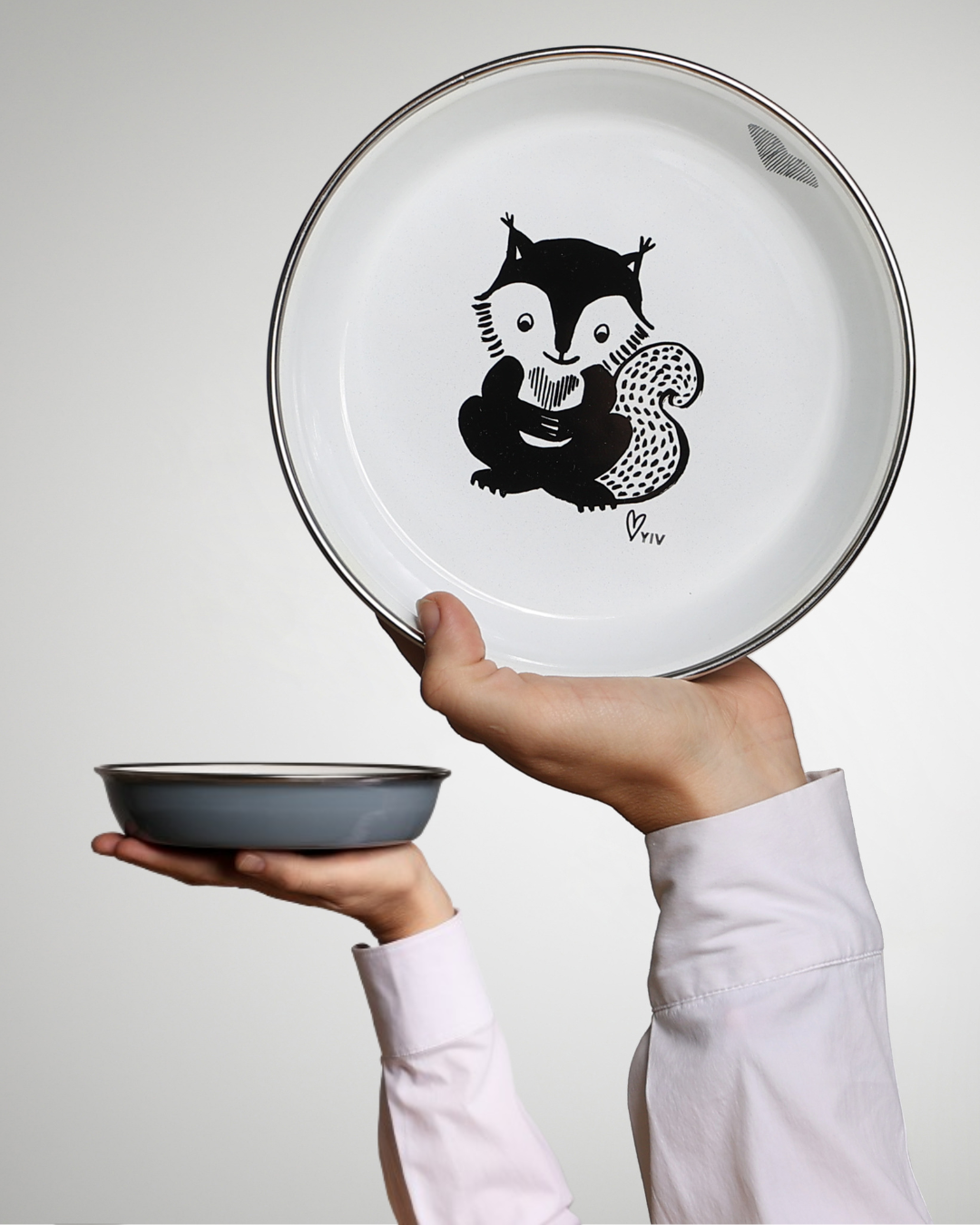 Emaille Kinder Sujet Teller YIV tief – nachhaltig, praktisch & perfektes Baby-Geschenk