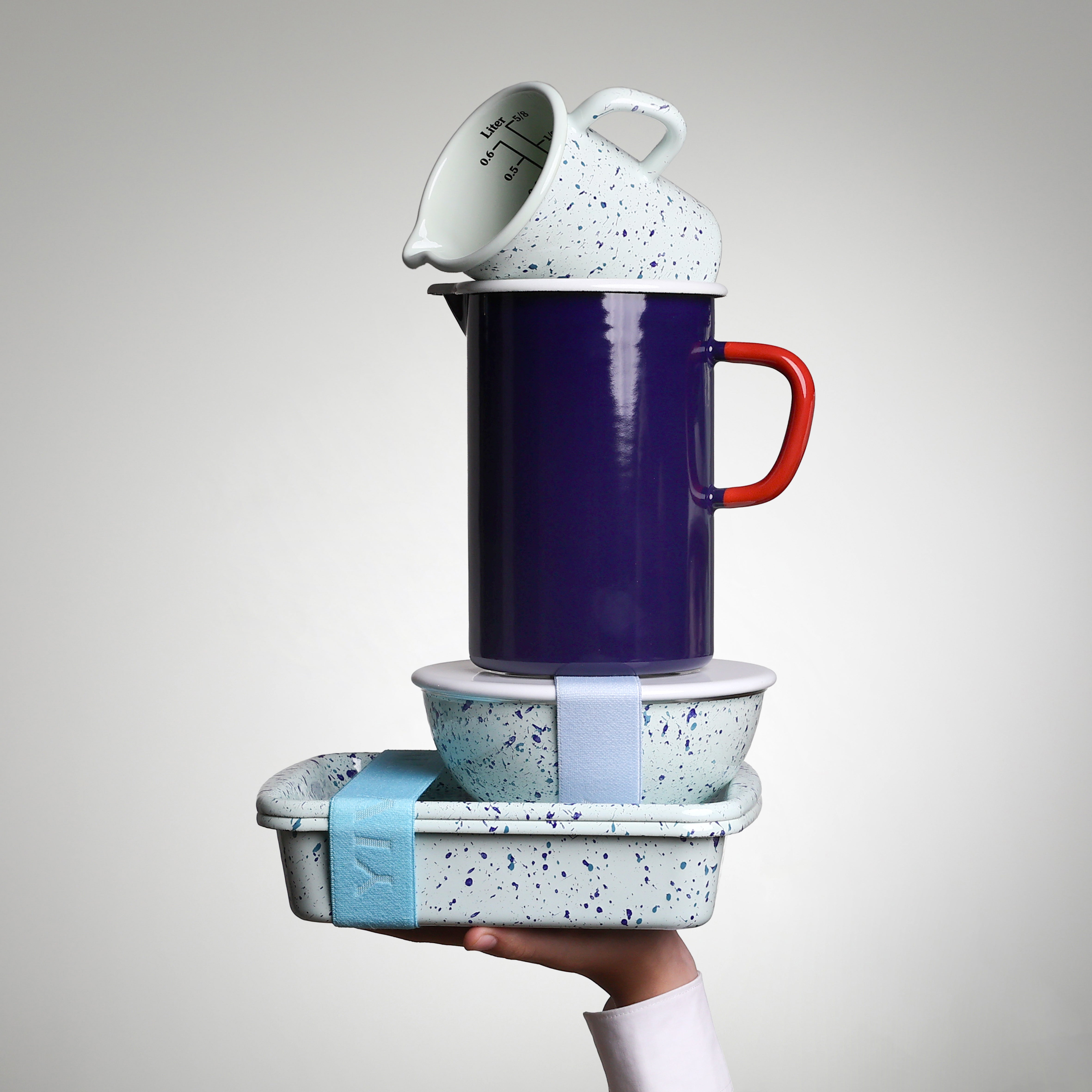 YIV Emaille Krug 2 Liter – hoch & schmal | Nachhaltig, handgefertigt & vielseitig