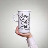 Emaille Krug „Love and Peace“ YIV 1,3 Liter – nachhaltiger Emaille-Krug für Alltag & Küche