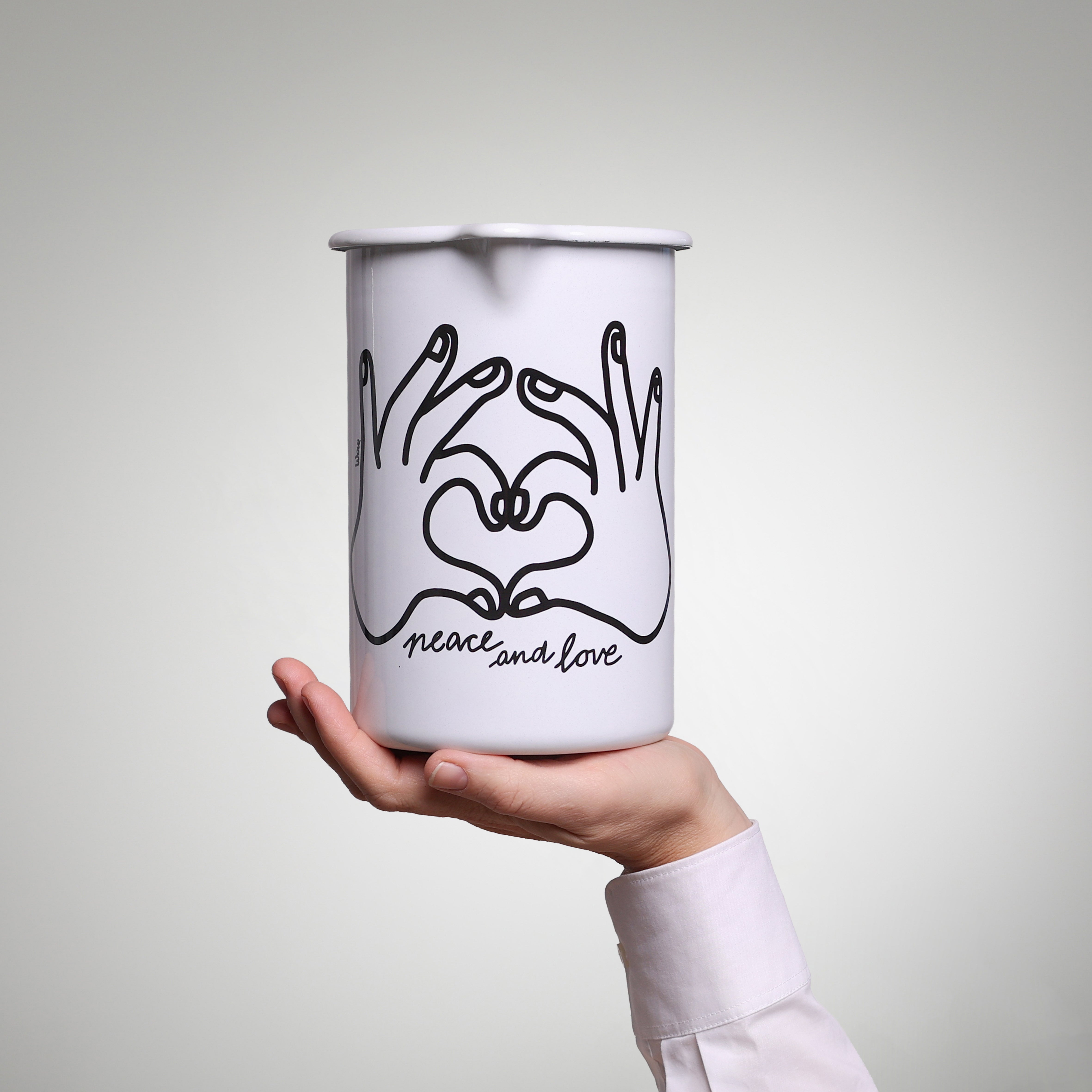 Emaille Krug YIV 2 Liter – hoch & schmal | Nachhaltig, handgefertigt & vielseitig, Bergsee