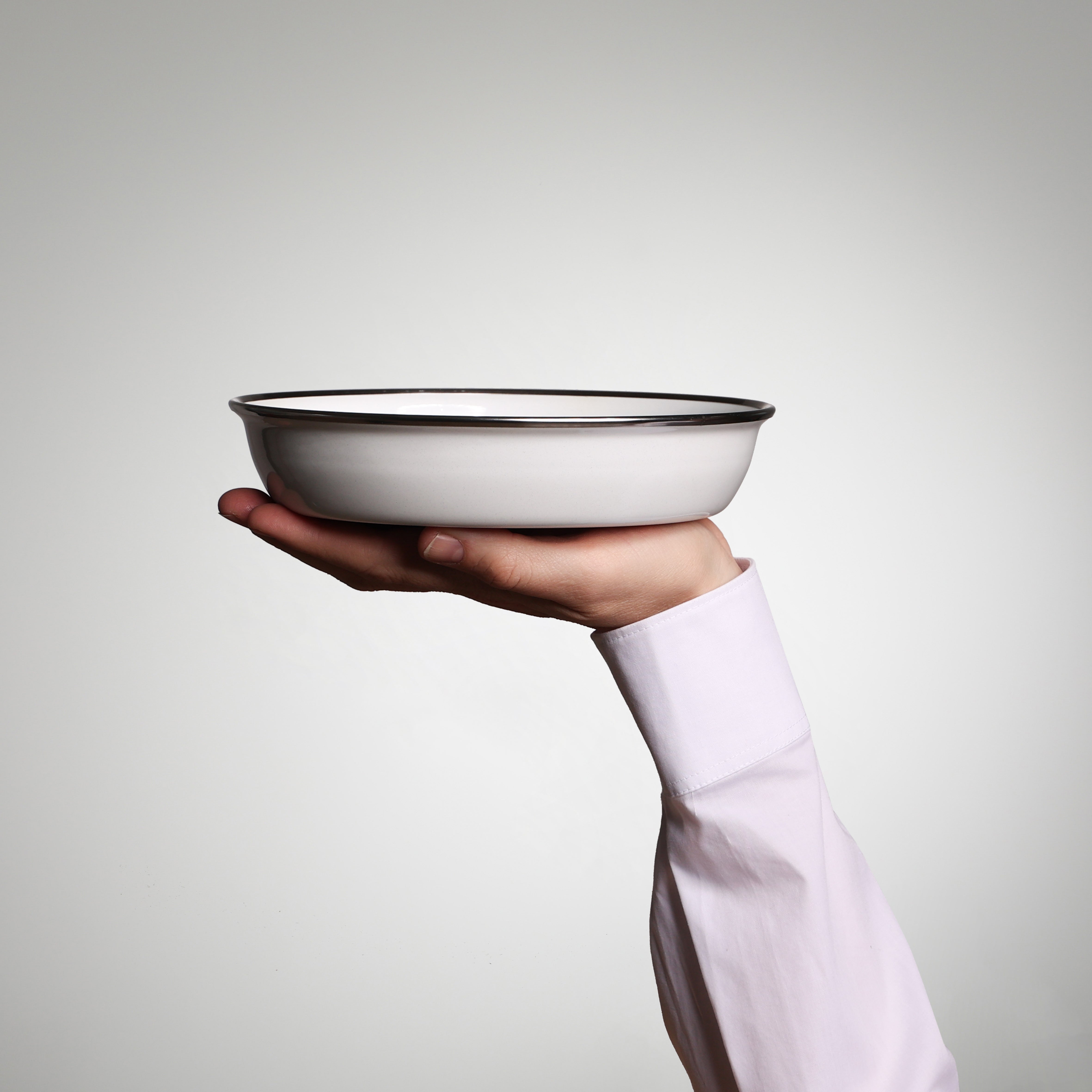 YIV Emaille Teller, Classic – vielseitig, nachhaltig & praktisch Illustration von @bundiboss