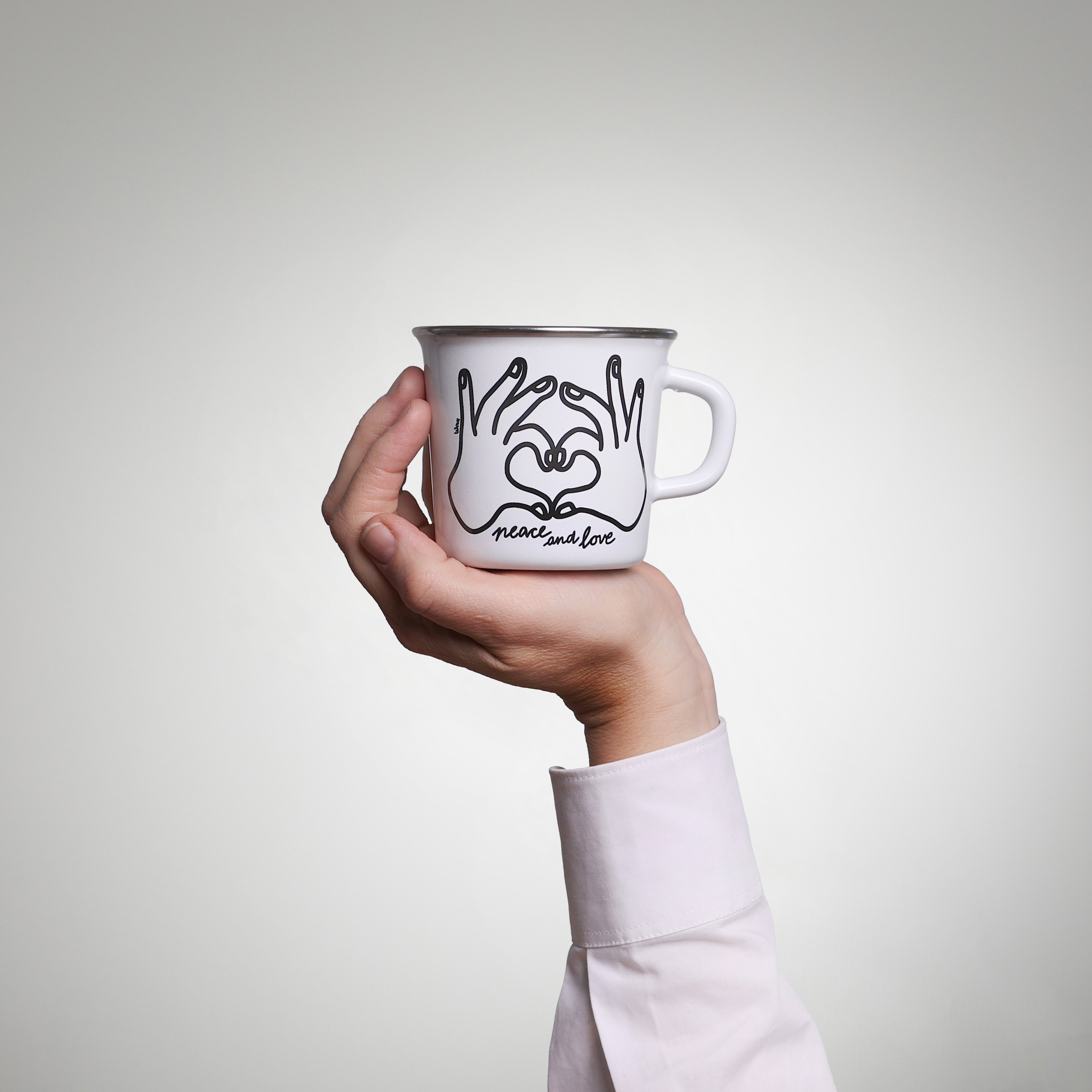 Emaille Henkeltasse YIV „Love and Peace“ – WOW-Edition, plastikfrei & Wald und Outdoor tauglich