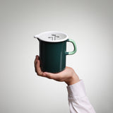 YIV Emaille Classic Mass-Krug 5/8 Liter – nachhaltig, vielseitig & handgefertigt, Waldgrün