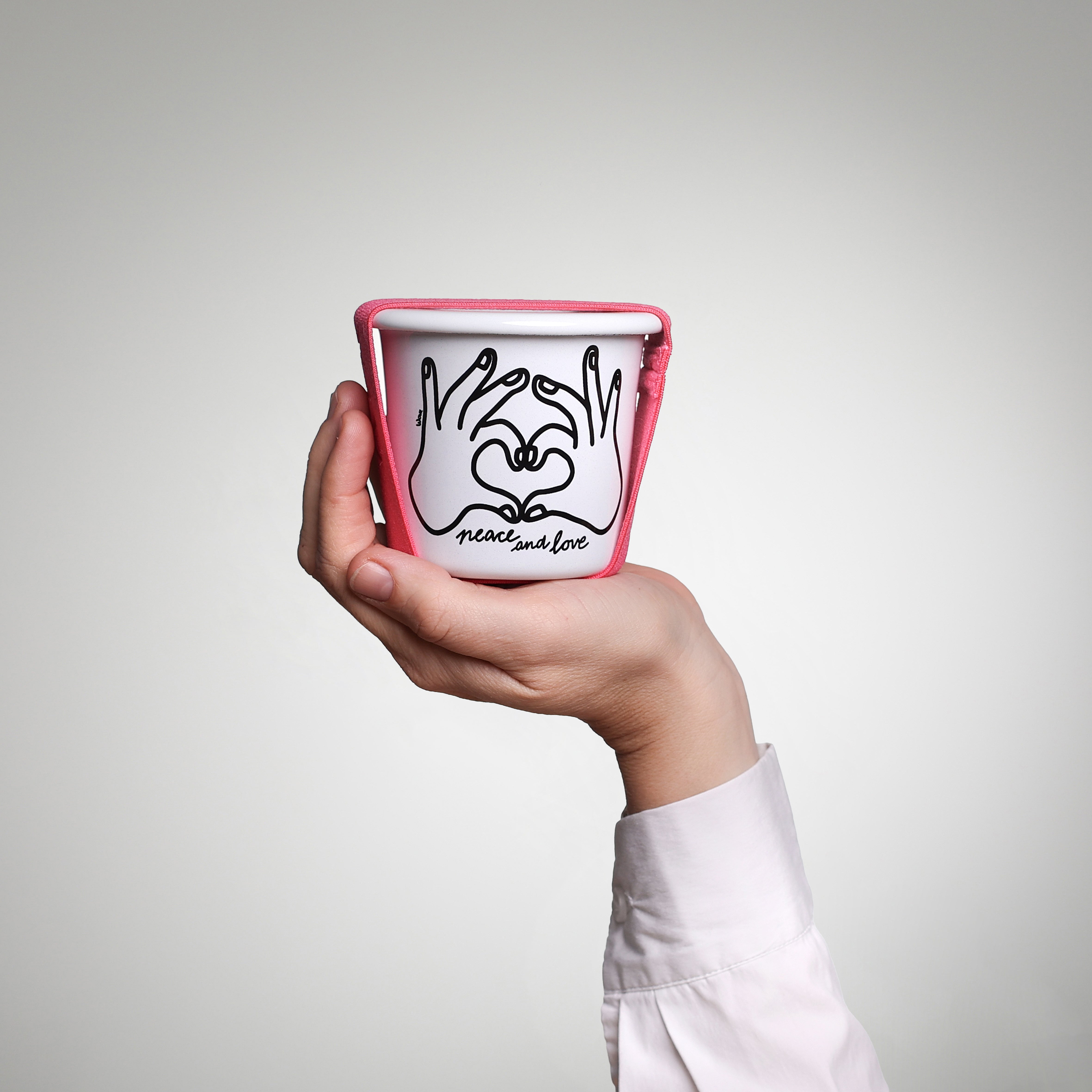 YIV Emaille Becher „Love and Peace“ – WOW-Edition, plastikfrei & perfekt für Babybrei, Snacks und unterwegs