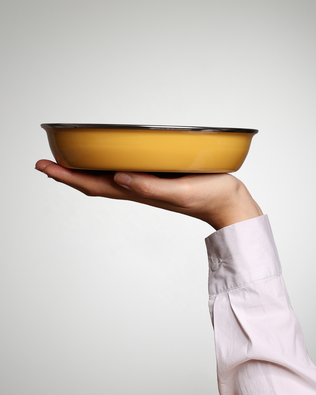 Emaille Kinderteller YIV × Nina Binkert Ø 14,5 cm – BPA-frei, handgefertigt von Riess Österreich | YIV.CH